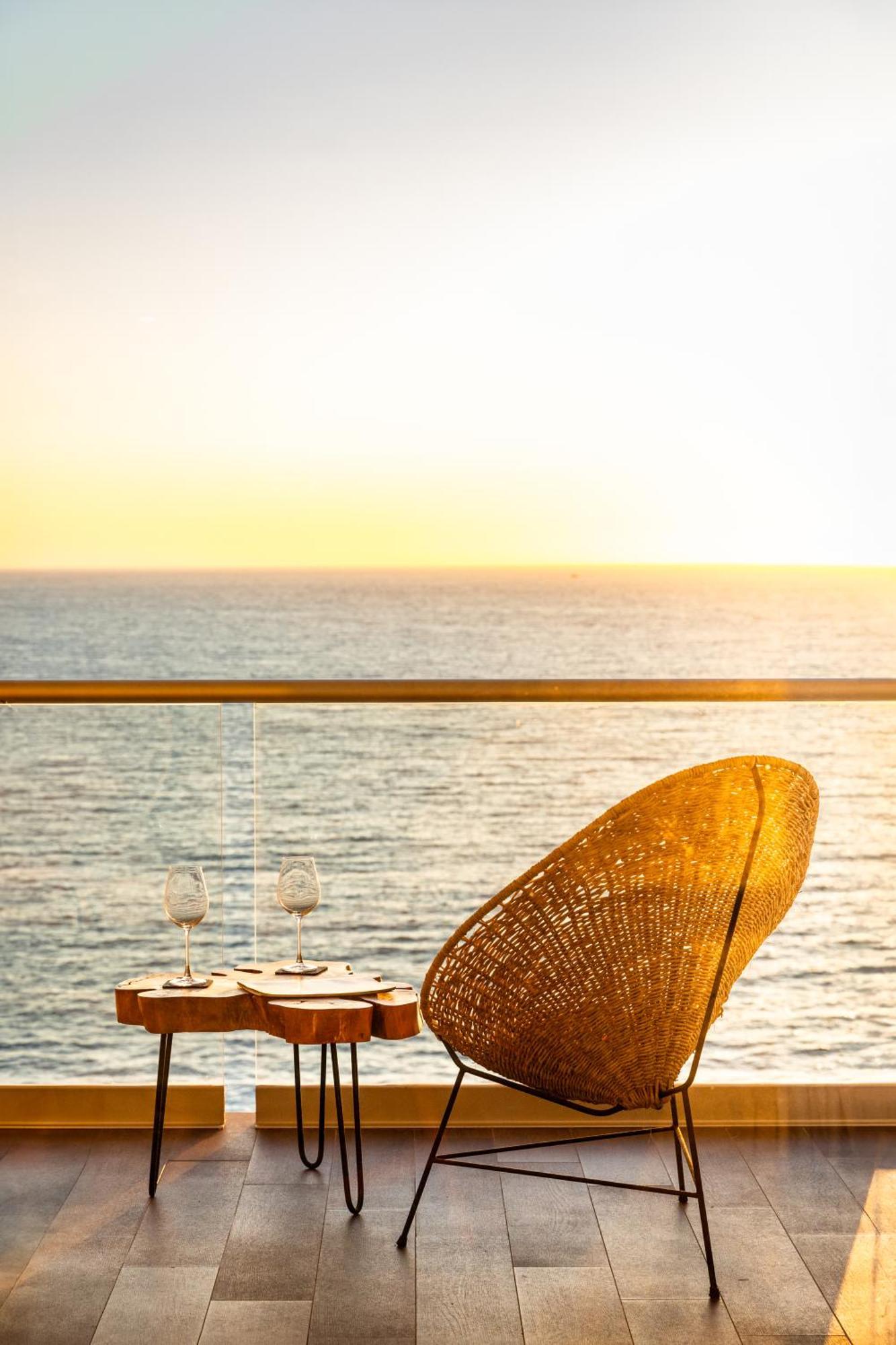 Harbor 13008A Artistic Beachfront Studio By Moikkarentals Пуэрто-Вальярта Экстерьер фото