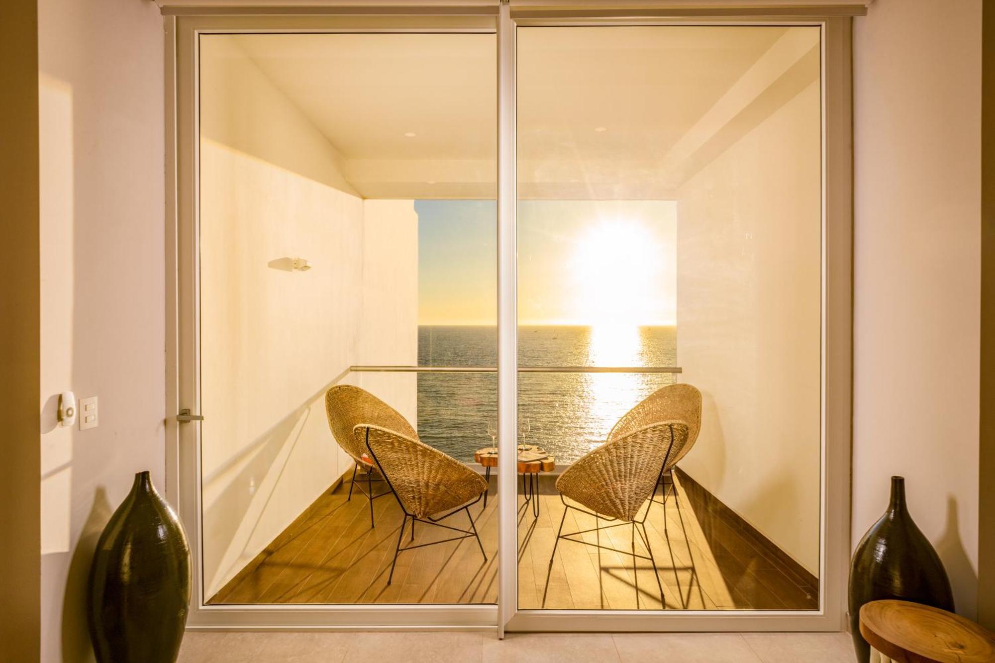 Harbor 13008A Artistic Beachfront Studio By Moikkarentals Пуэрто-Вальярта Экстерьер фото