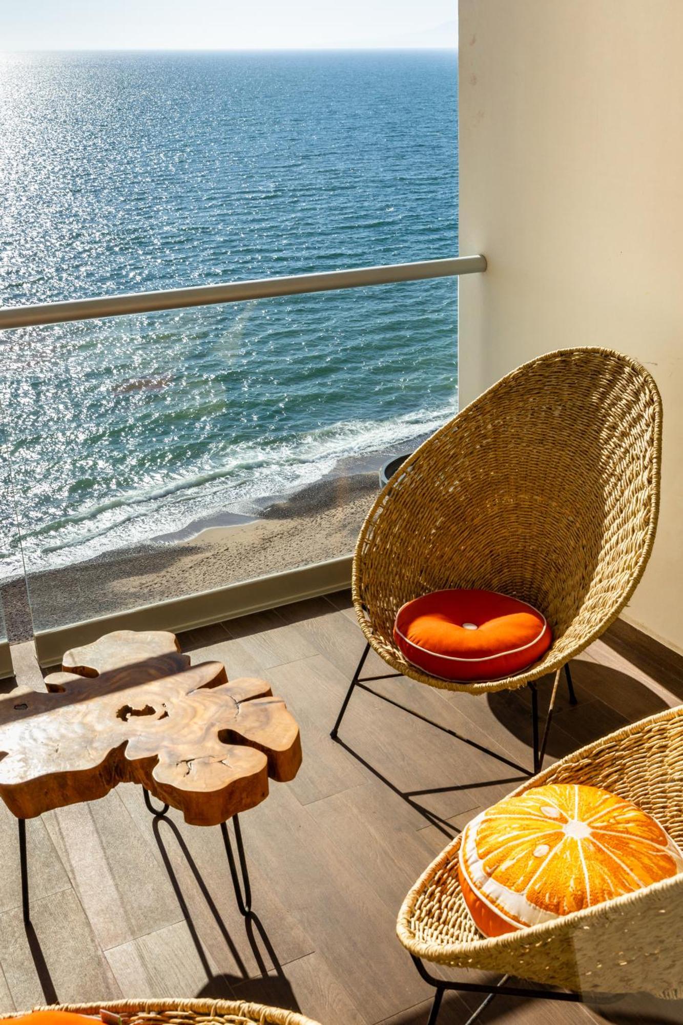 Harbor 13008A Artistic Beachfront Studio By Moikkarentals Пуэрто-Вальярта Экстерьер фото